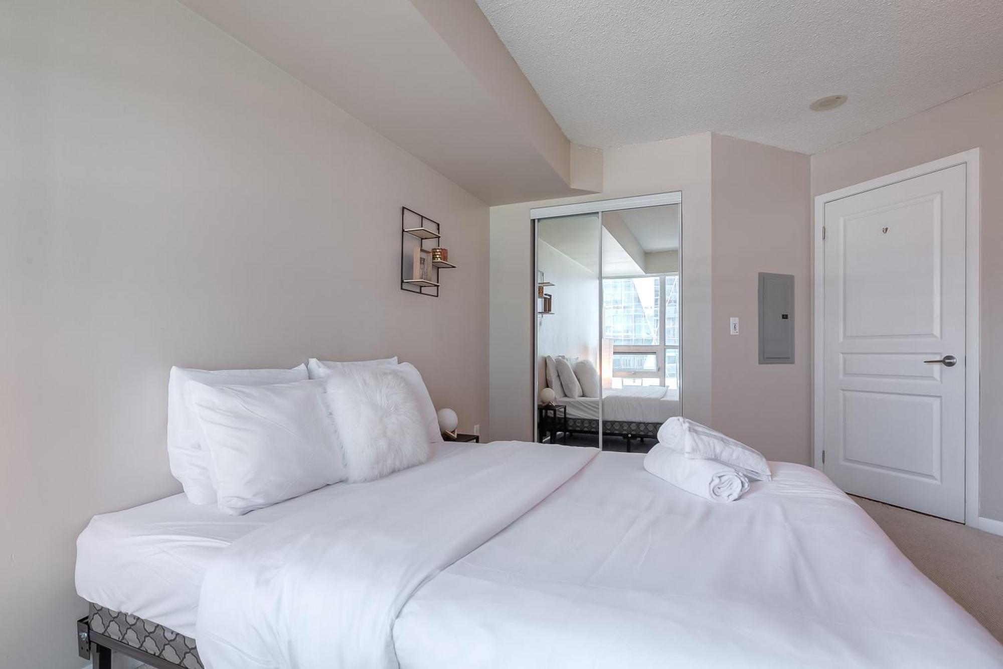 Rivetstays - The Yonge โตรอนโต ภายนอก รูปภาพ