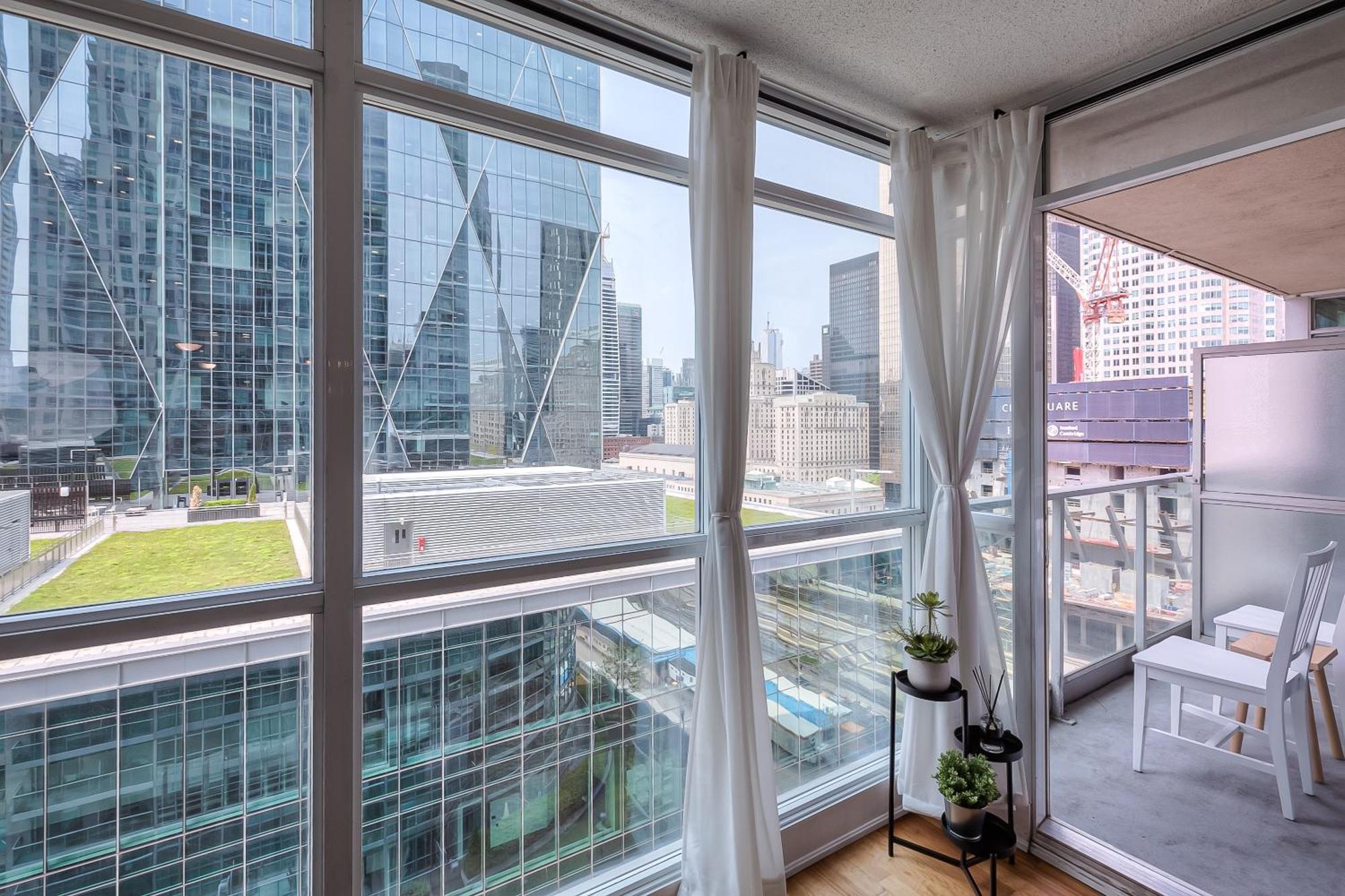 Rivetstays - The Yonge โตรอนโต ภายนอก รูปภาพ