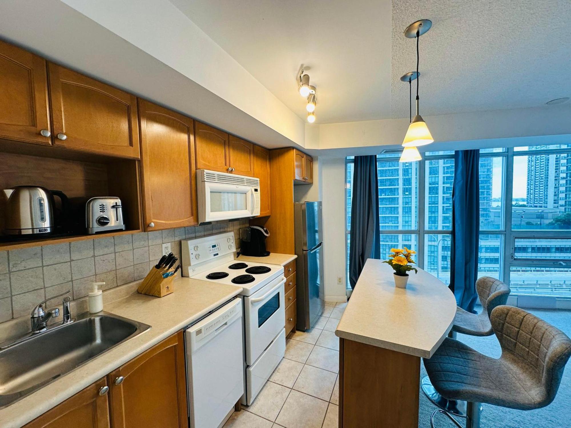 Rivetstays - The Yonge โตรอนโต ภายนอก รูปภาพ